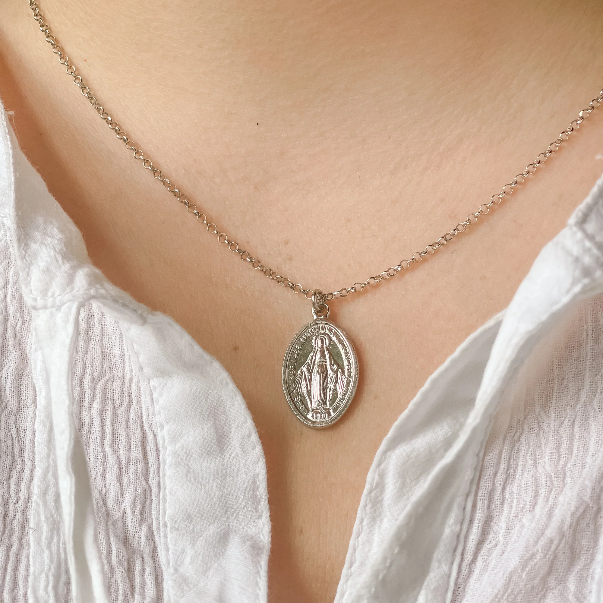 Sterling Italian Miraculous Medal Necklace - Image 5